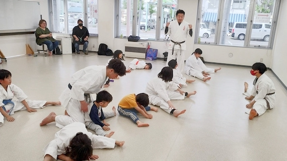 子供空手のカリスマ宮崎先生の滝川空手指導